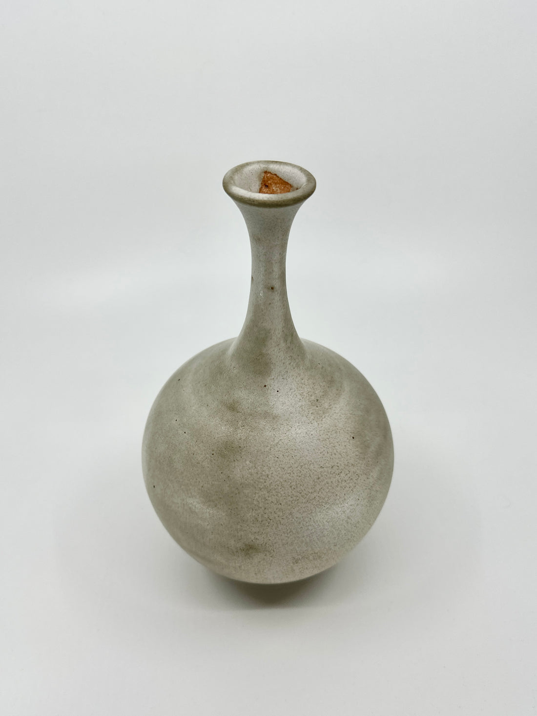 Gray/beige bottleneck no. 27