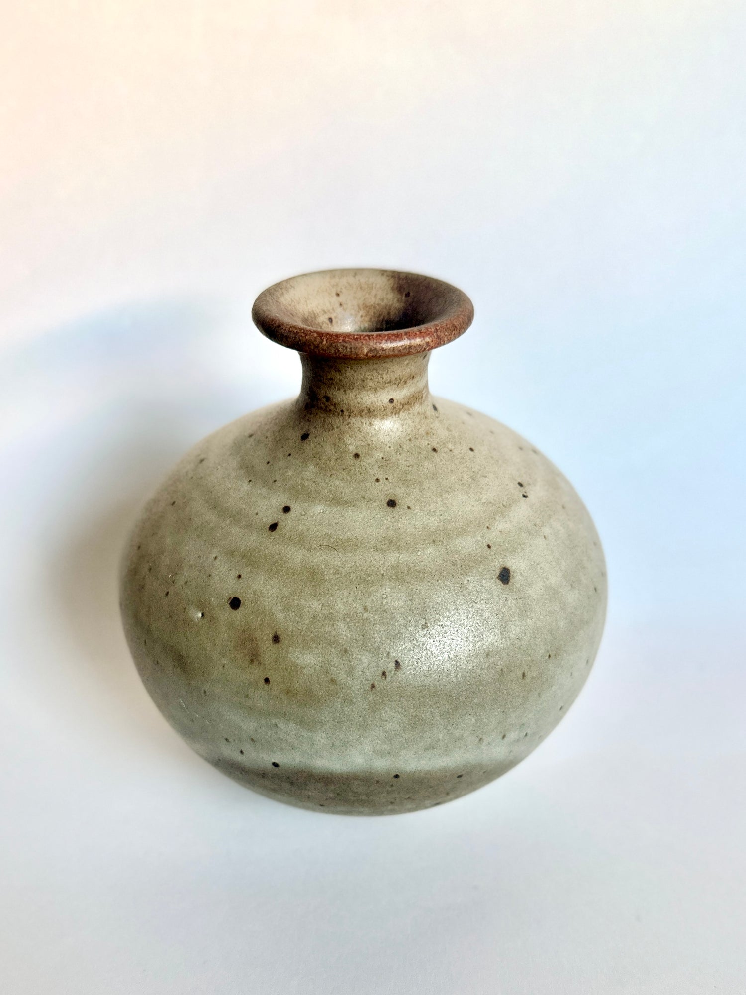 Gray/brown speckled vase no. 3