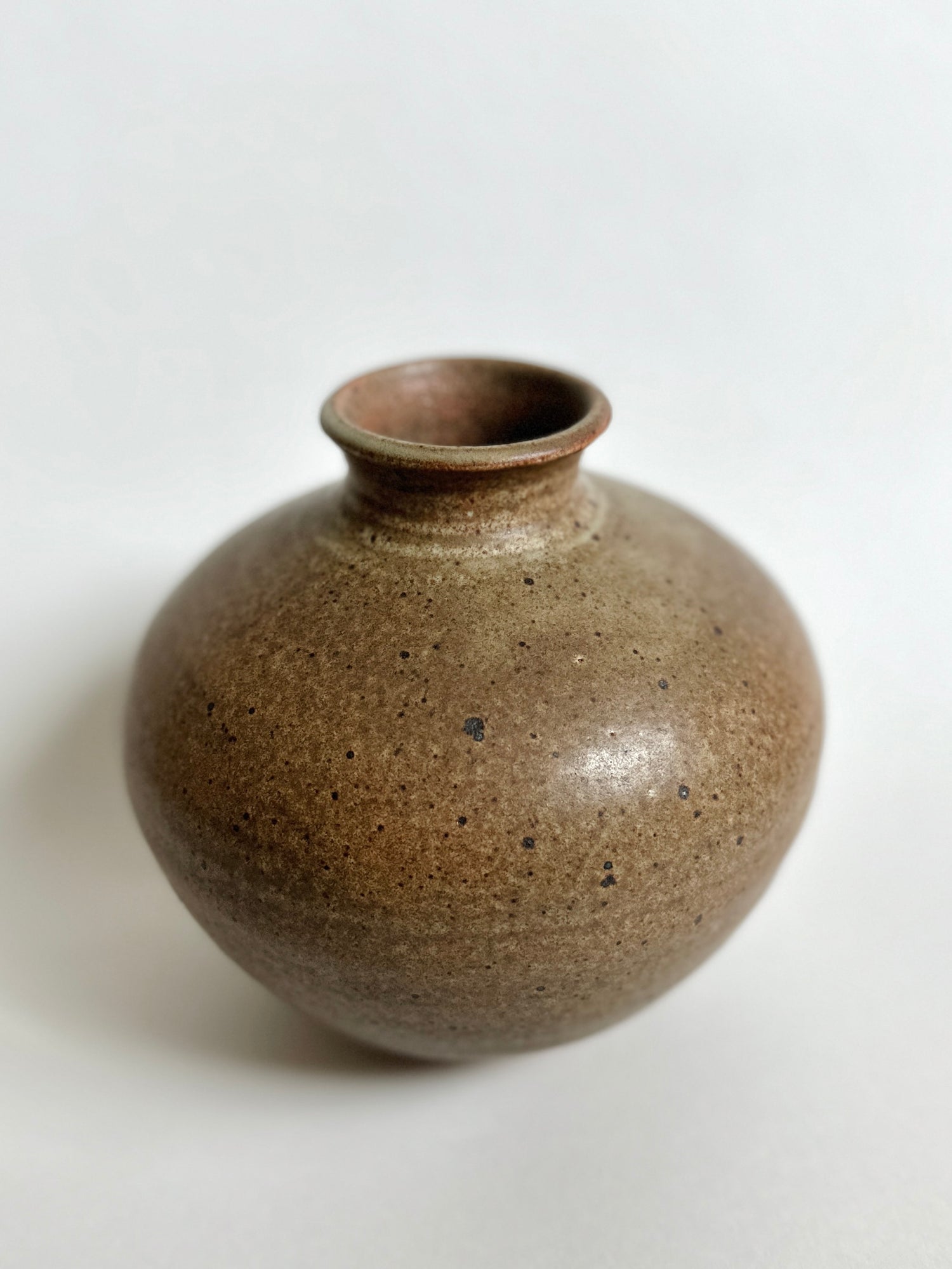 Gray/terra cotta speckled vase no. 5