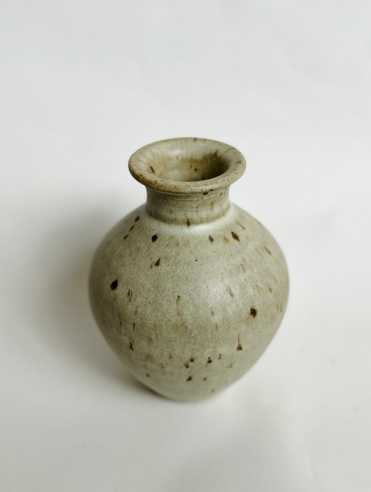 Gray speckled vase no. 1