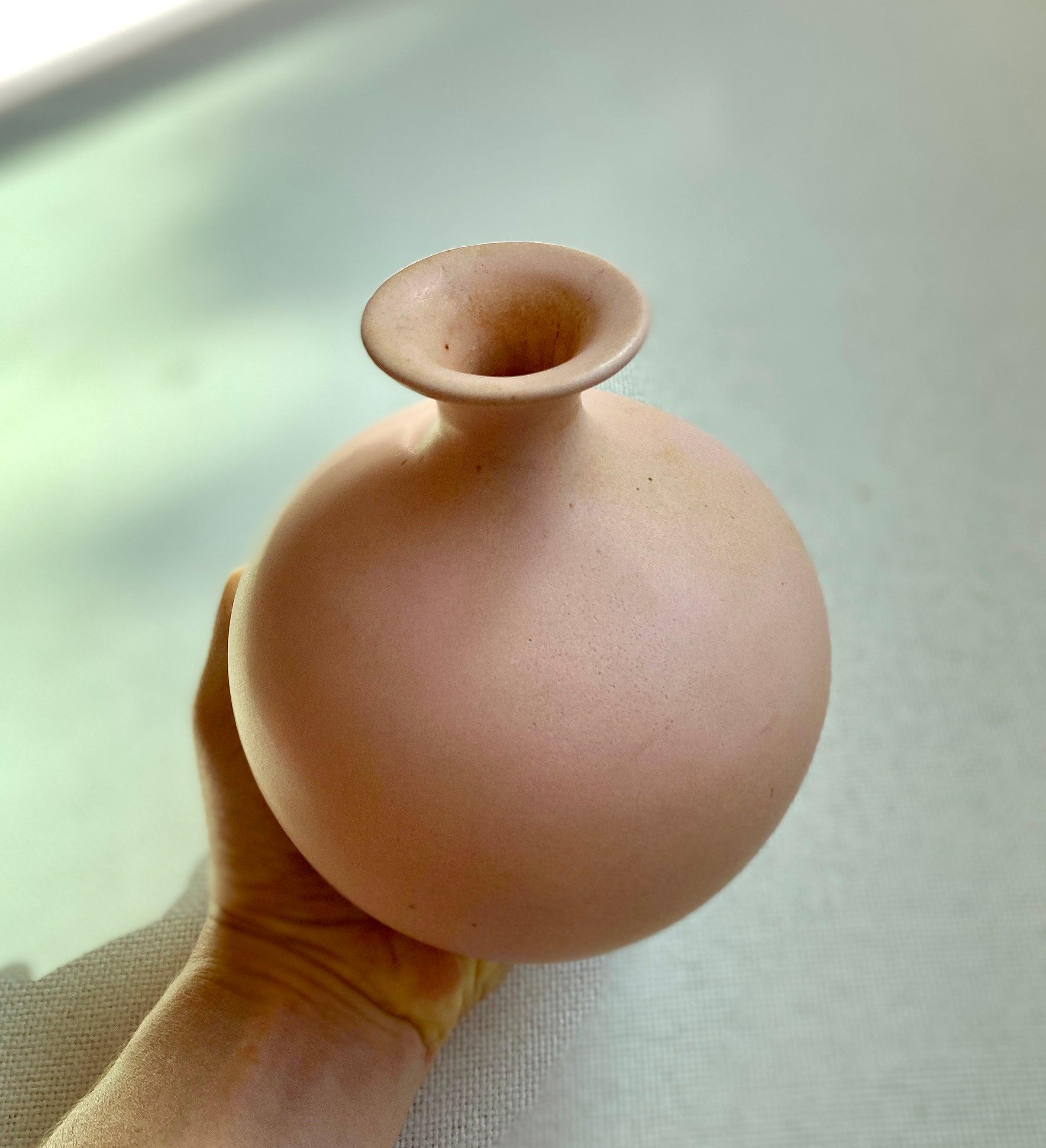 Pink/peach bud vase No. 3 - Dana Chieco Studio
