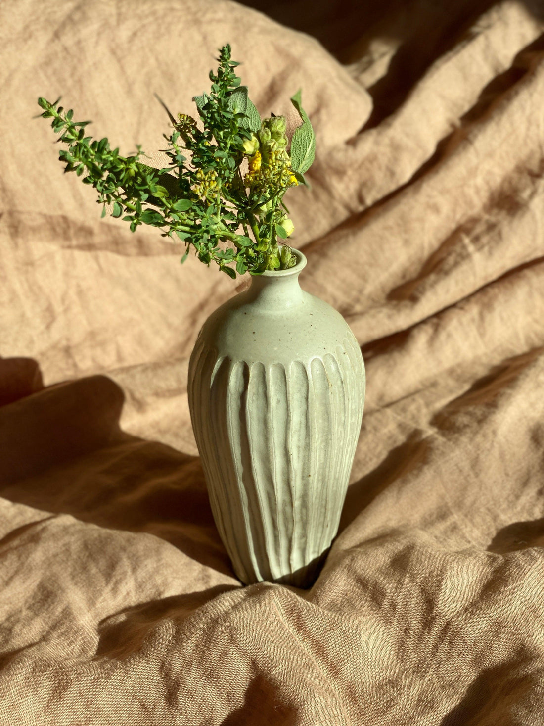 Matte white carved vase No. 2 - Dana Chieco Studio