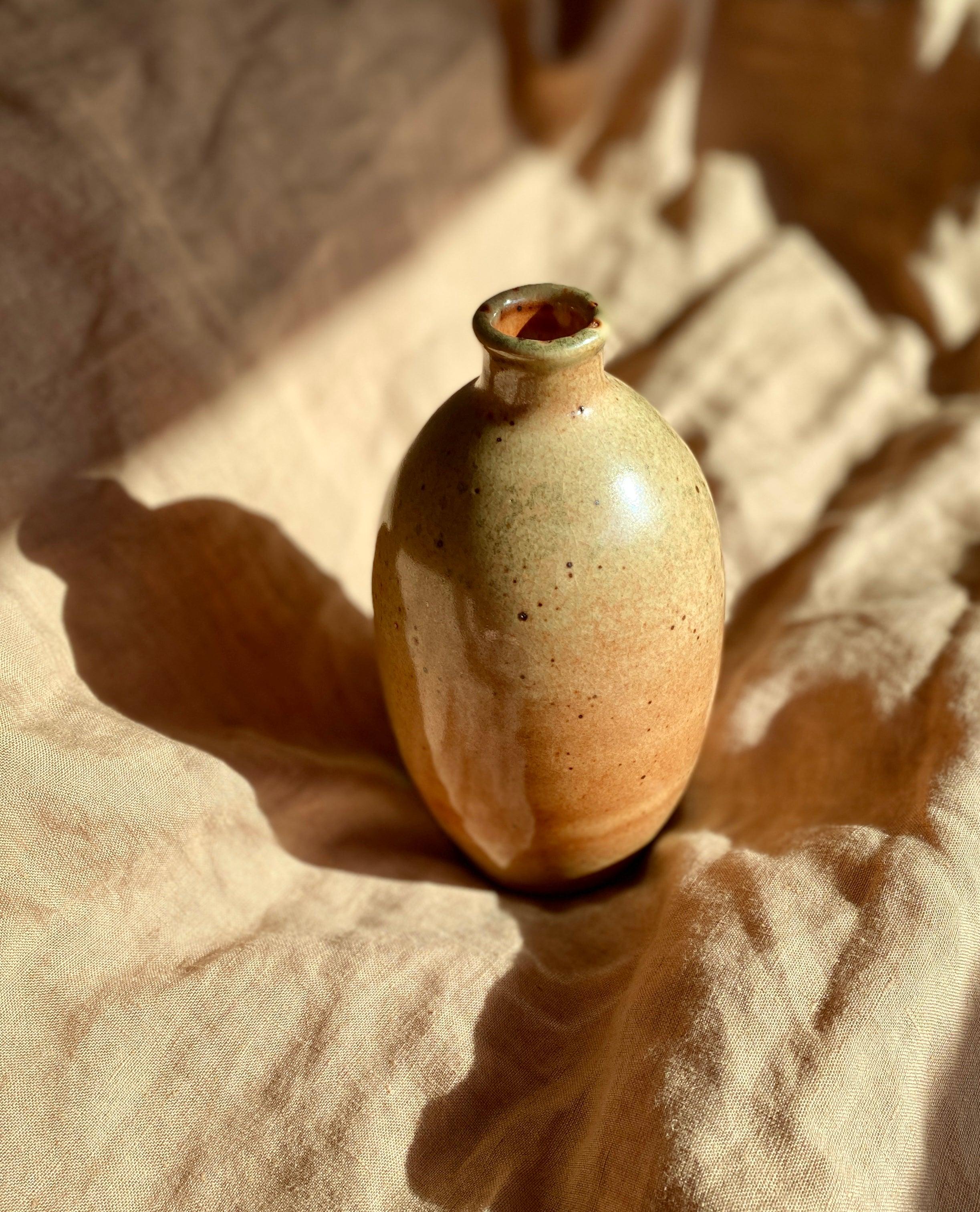 Shino rustic vase No. 10 - Dana Chieco Studio