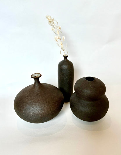 Black clay bubble vase no. 9