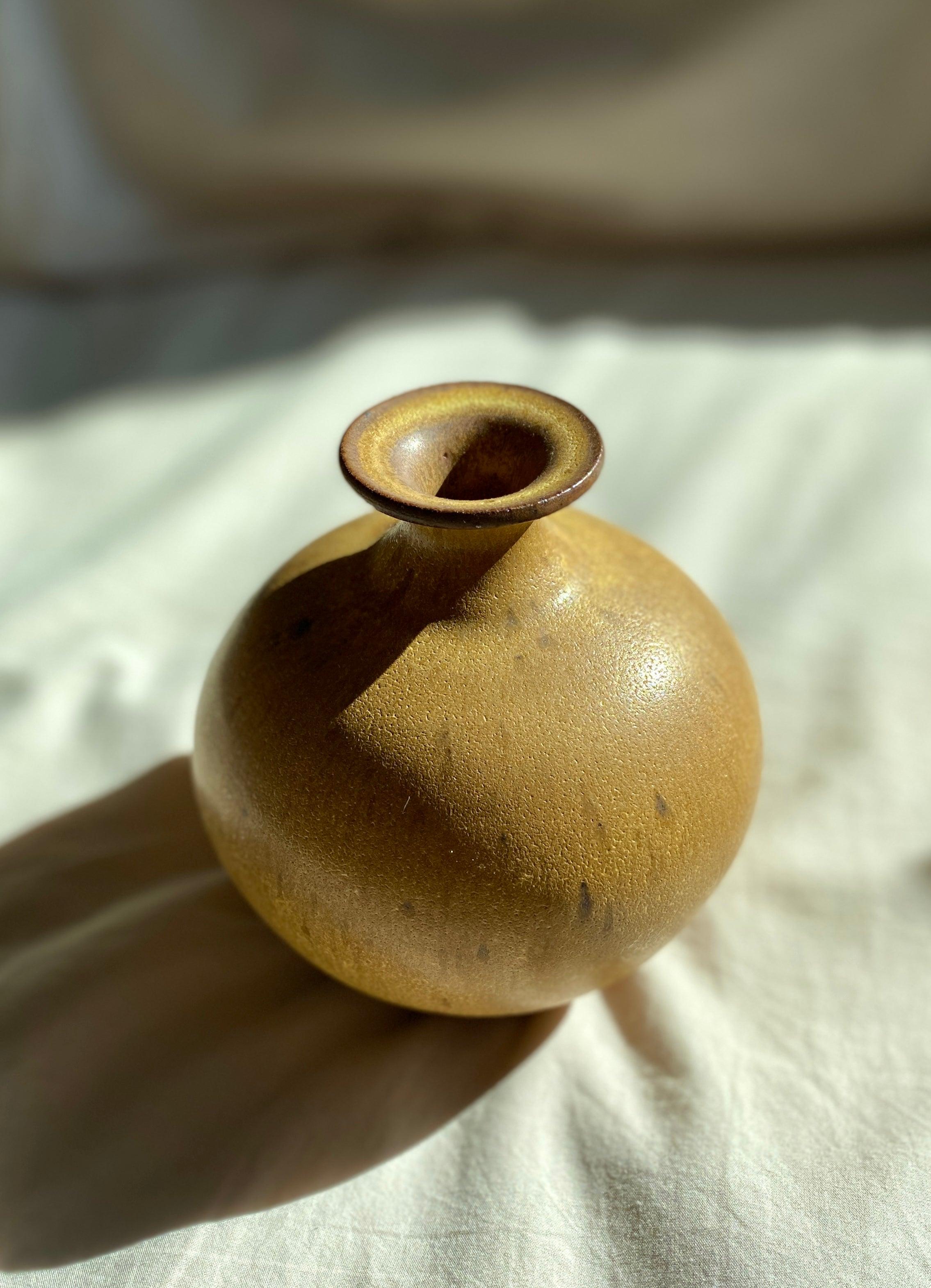 Warm yellow vase No. 1 - Dana Chieco Studio